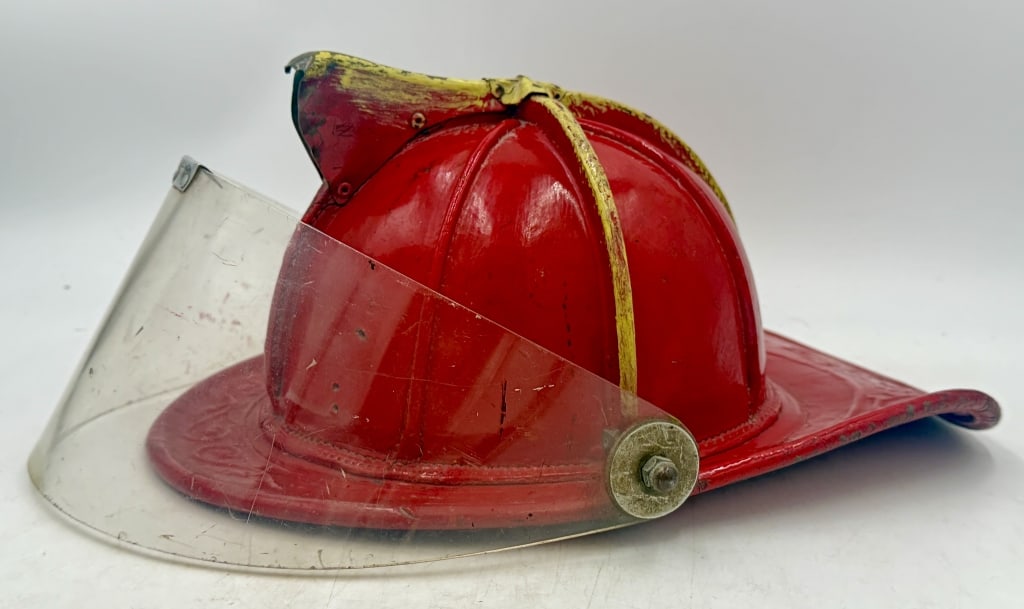 Cairns & Bros New Yorker N5A Leather Fire Helmet (1 of 6)