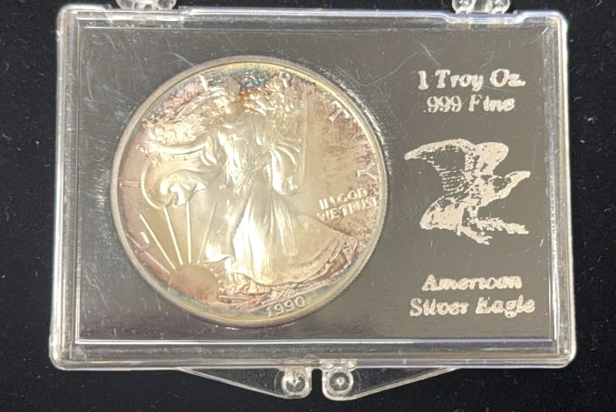 1990 American Silver Eagle Dollar Coin (1 of 2)