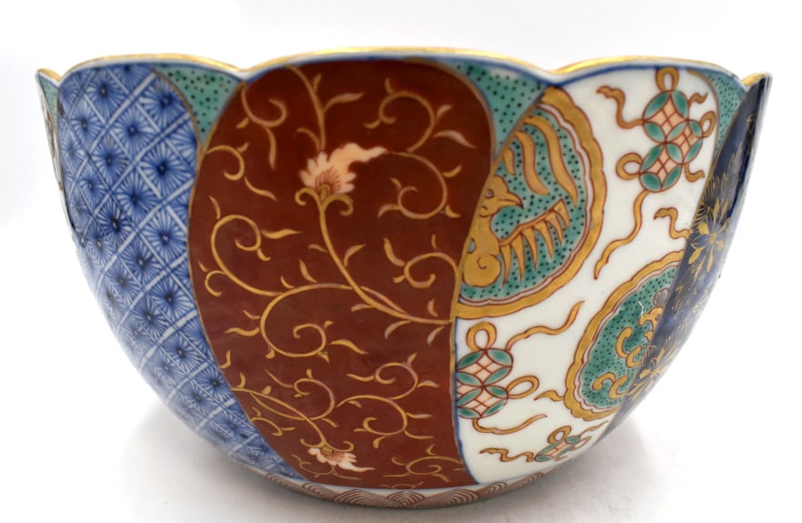 Japanese Hand-painted Imari Bowl (1 of 3)