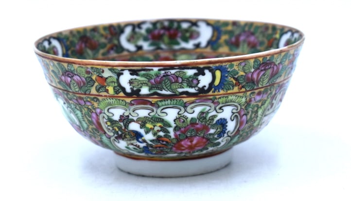 Chinese Rose Medallion Soup Bowl (1 of 3)