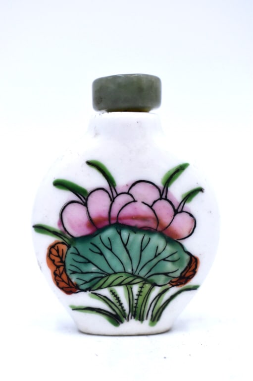 Hand Painted Ceramic Snuff Bottle: 2.25 inches tall by 1.75 inches wide, unmarked, no damage, see photos.