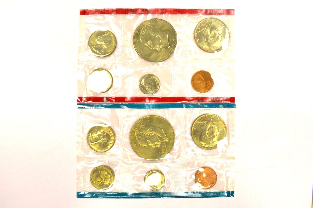 1977 Uncirculated US Coin Set (1 of 2)