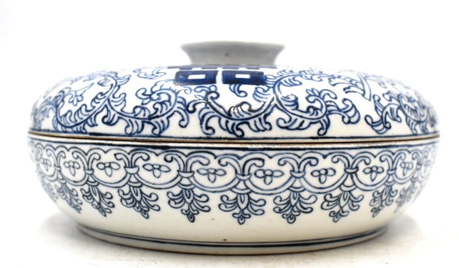 Chinese Antique Lidded Meat Tray: 7.5 inches long by 3 inches tall, no damage, marked on bottom, see photos.
