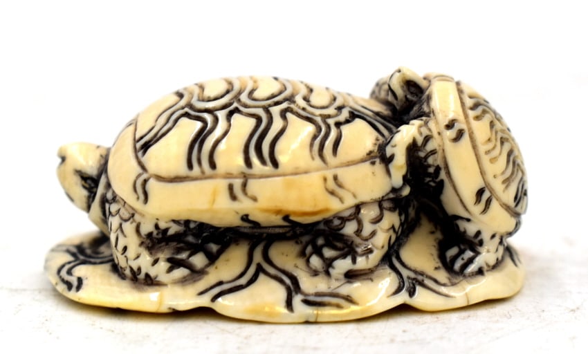 Japanese Two Turtle Netsuke - 2