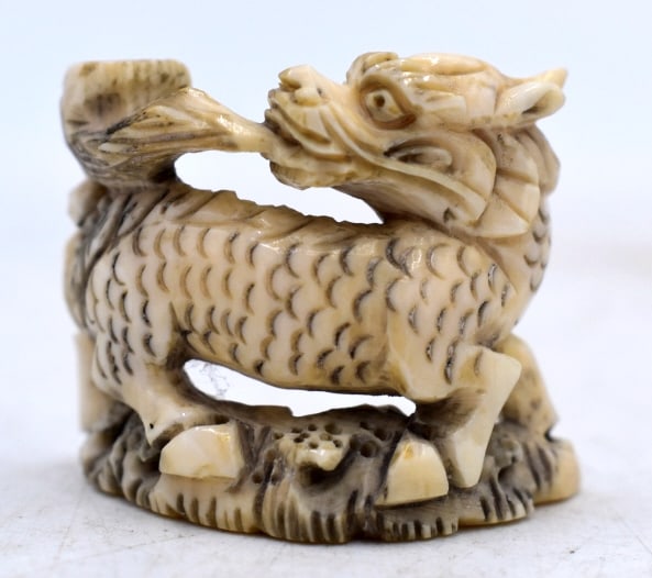 Japanese Dragon Signed Netsuke (1 of 3)