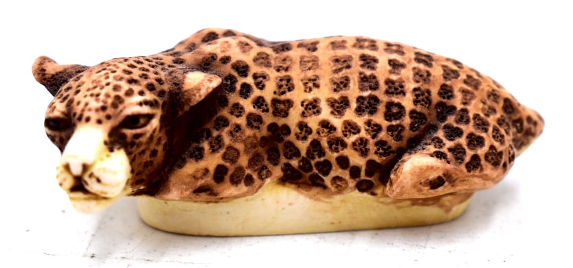 Leopard Carved Figure: 2.5 inches long by 1 inch tall, no damage, stamp on bottom, please see photos.