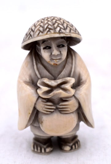 Japanese Worker Netsuke (1 of 3)