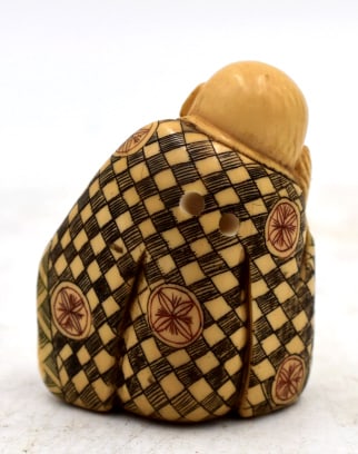Japanese Resting Man Signed Netsuke - 2