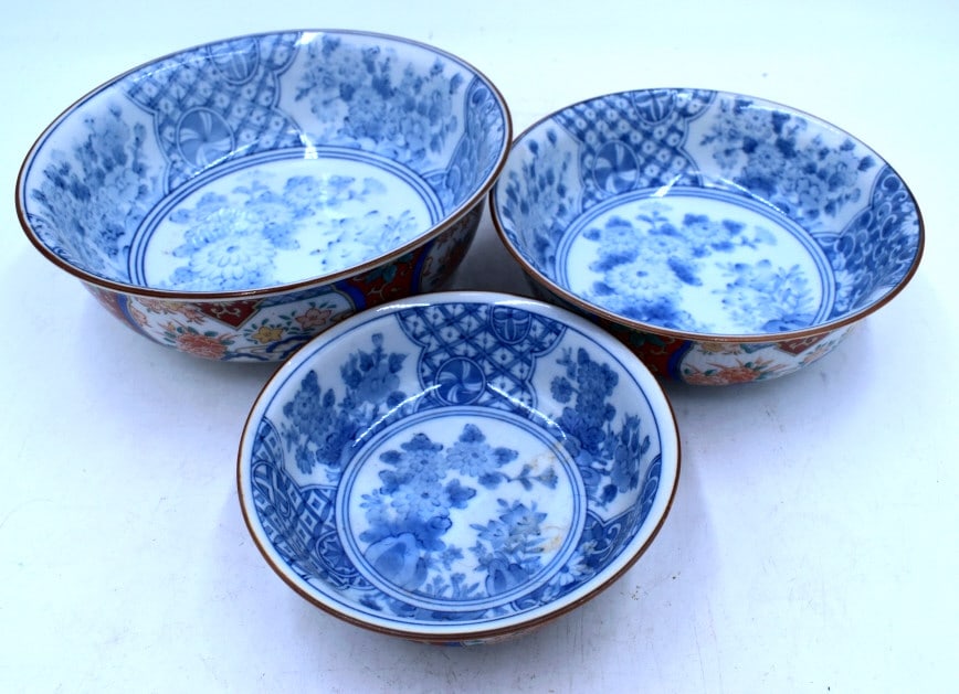 Asian Bowl Set: 3 bowls, biggest bowl is 7.75 inches wide by 2.75 inches tall, no damage, marked on bottom, please see photos.