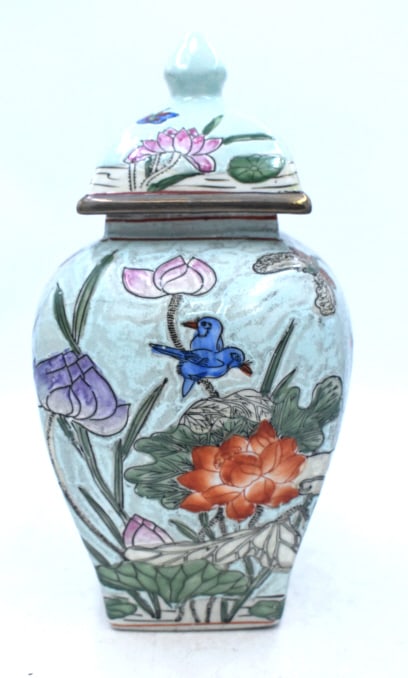 Chinese Porcelain Ginger Jar (1 of 4)