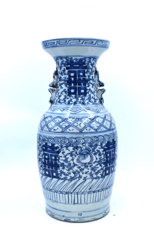 Large Chinese Vase: 17 inches tall by 8 inches wide, no damage, unmarked, please see photos.