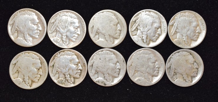 Lot of 10 Buffalo Nickels: Assorted Nickels, regular wear, assorted years, circulated, raw coins, please see photos.