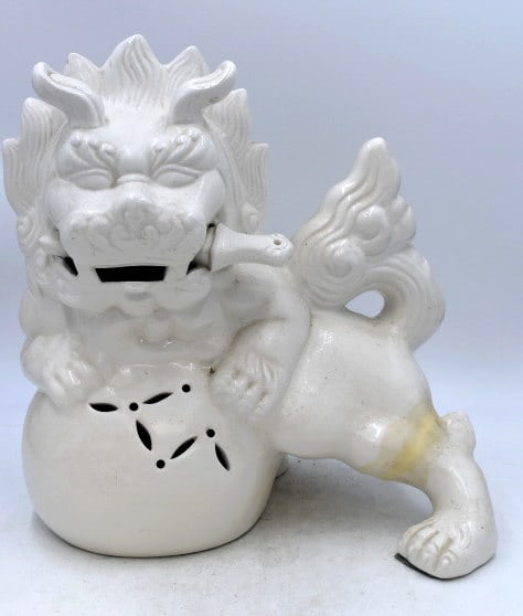 Porcelain Foo Dog Sculpture: 14.5 inches tall by 14 inches long, no damage, unmarked, please see photos.