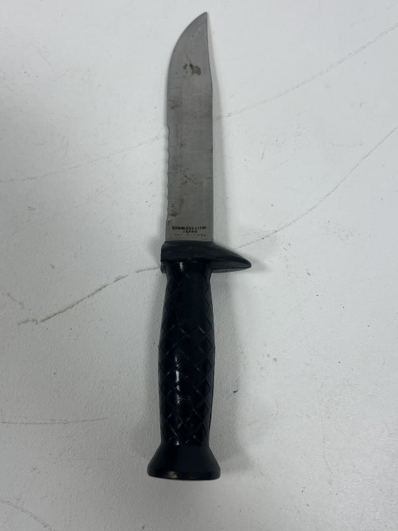 3 Assorted Knives - 5