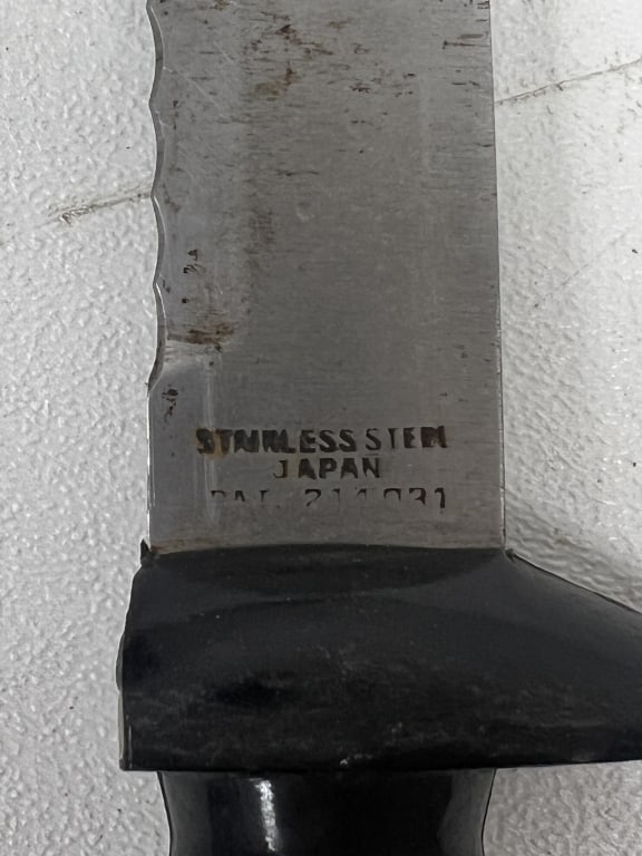 3 Assorted Knives - 6