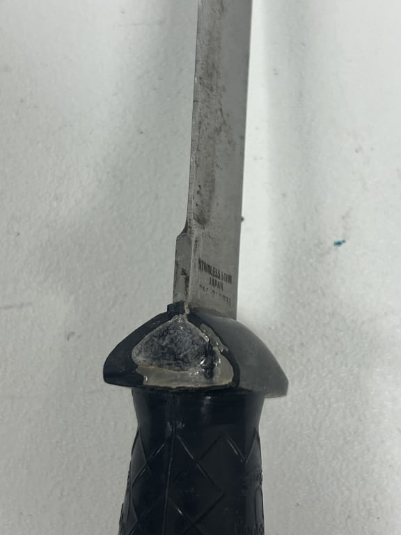 3 Assorted Knives - 8
