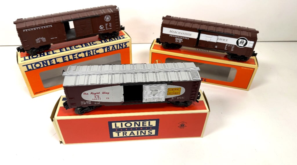 3 Lionel Model Train Cars (1 of 3)