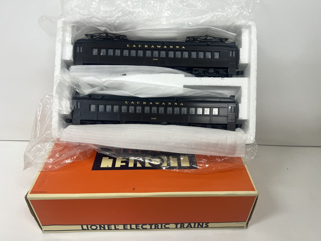 Lionel Lackawanna Commuter Car Set (1 of 7)