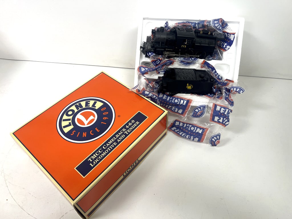 Lionel Jersey Central Line Steam Locomotive (1 of 4)