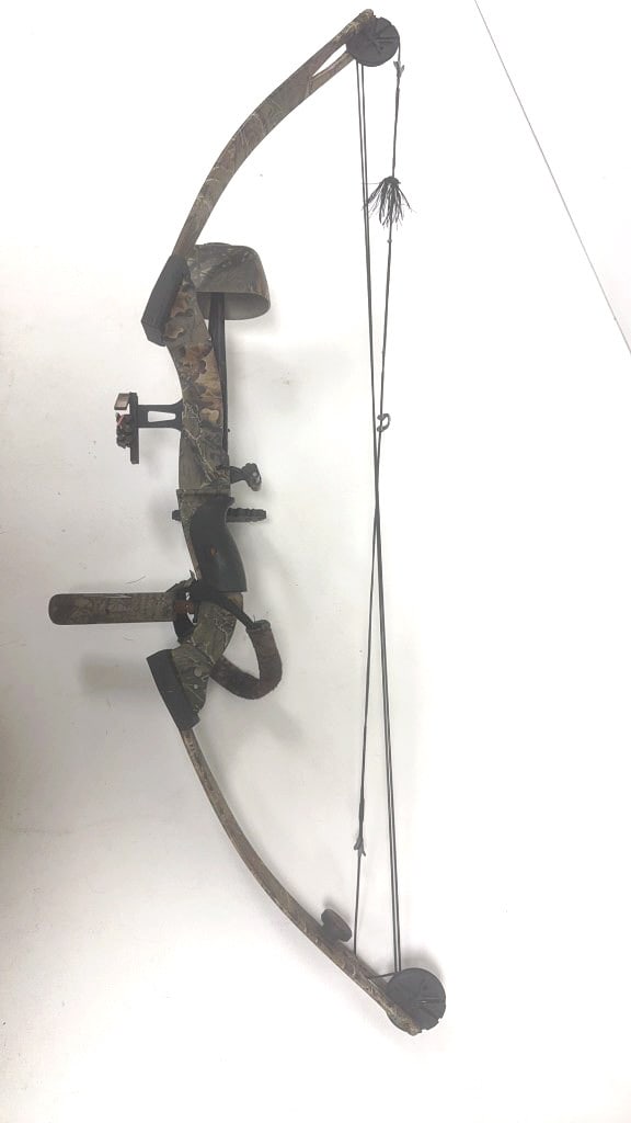 Bear Sportsman Whitetail Master Bow (1 of 3)