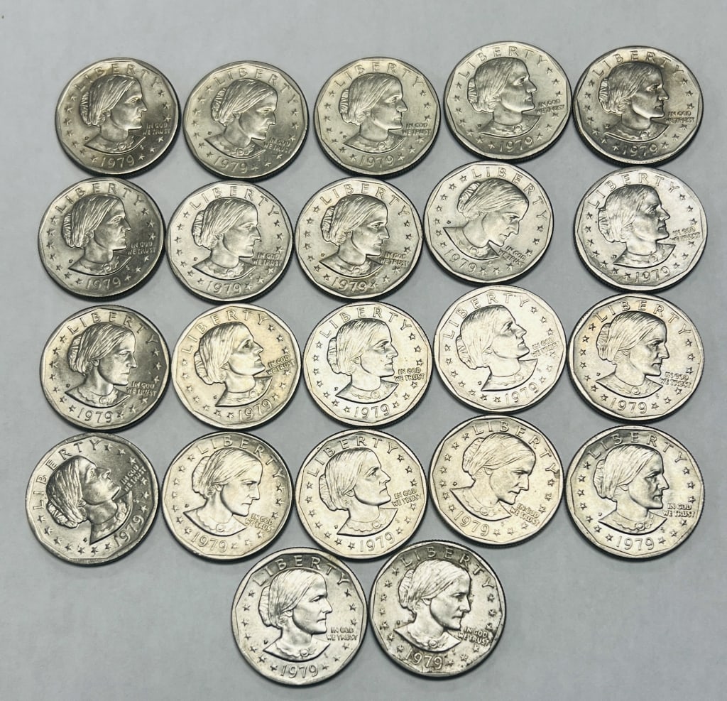 22 - Susan B. Anthony Dollar Coins: 21 of 1979-P and 1 of 1979-S. $1 coins. See photos