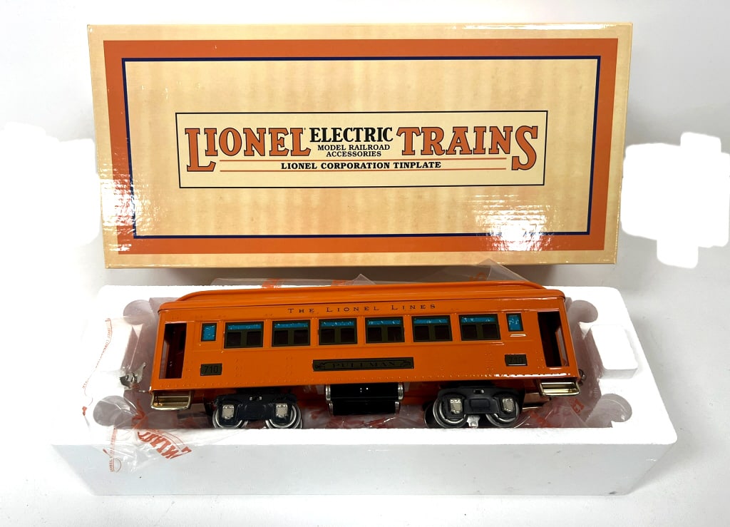 Lionel 710 Series Coach Car (1 of 5)