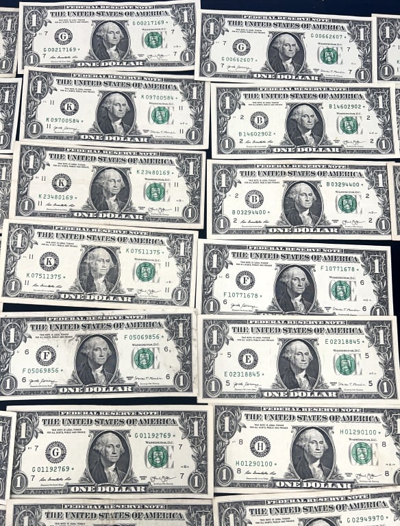35 - One Dollar Star Notes - 4