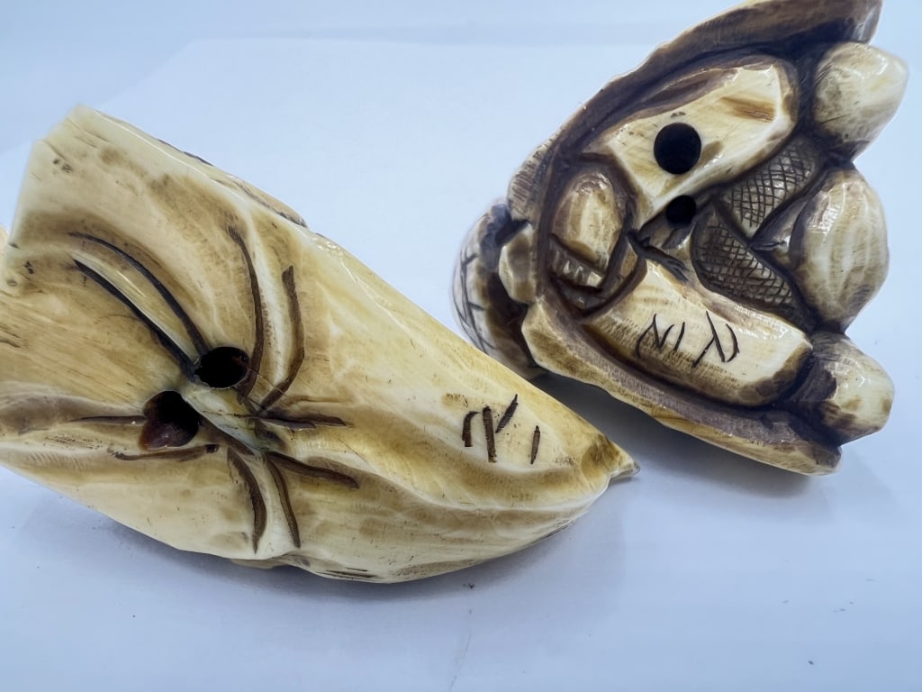 2 Japanese Netsuke Figurines - 4