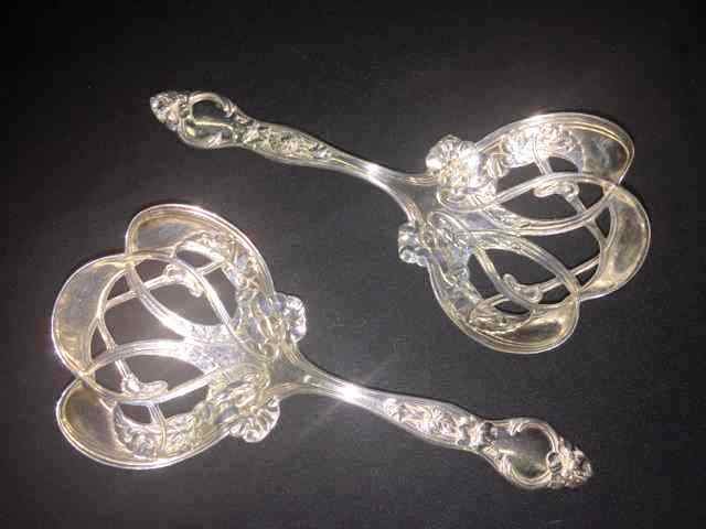 Pr. Wallace Sterling Nut Spoons, 51g: 5"