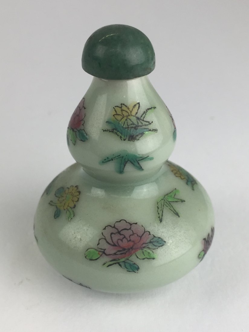 DOUBLE GOURD QIANLONG SNUFF BOTTLE (1 of 3)
