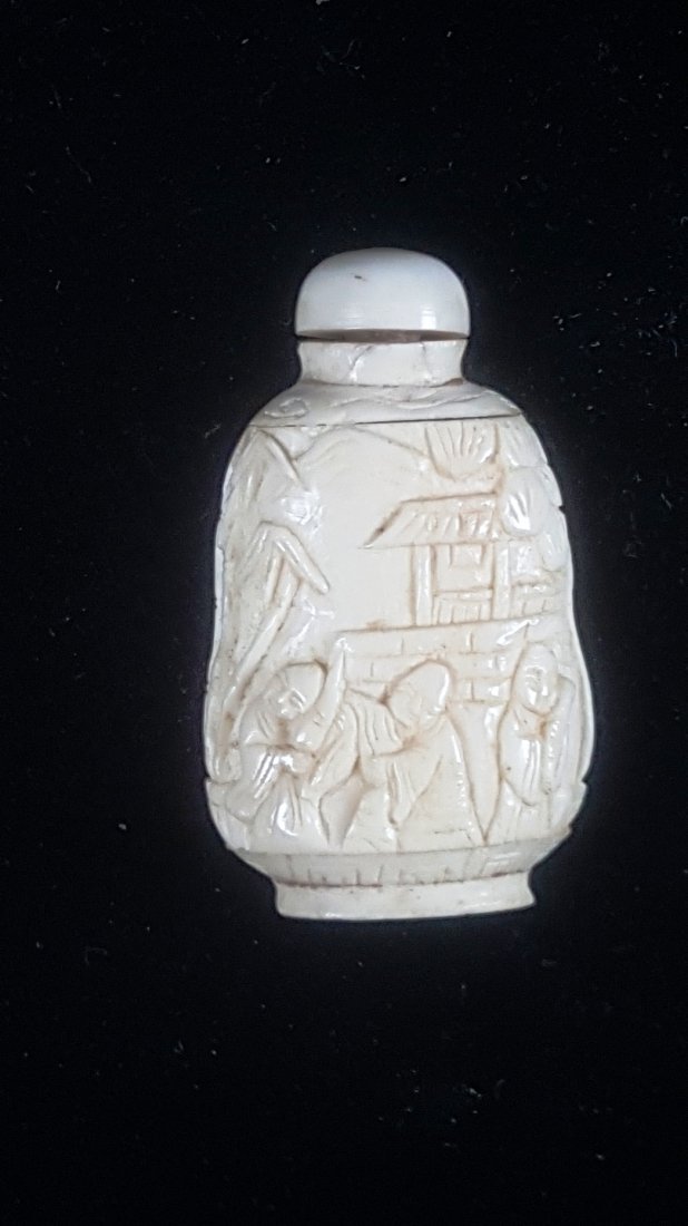 IVORY SNUFF BOTTLE 6 MEN SCENE (1 of 4)