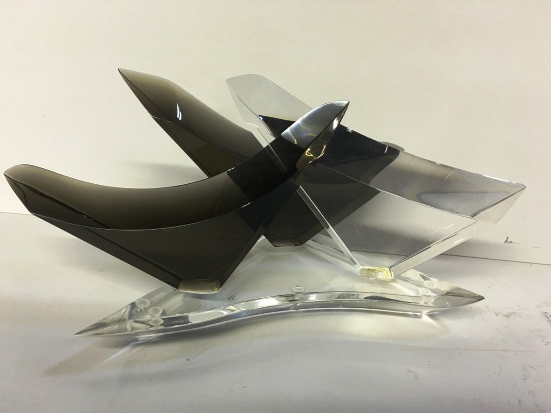 LUCITE SCULPTURE BY VAN TEAL: Mid century, 13.5" across, 6.5" tall