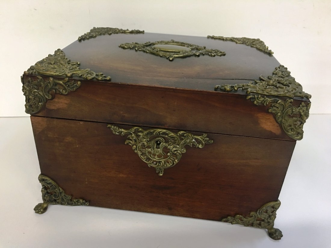 RARE CIGAR HUMIDOR BY CN SWIFT NEW YOUK 1882 (1 of 4)