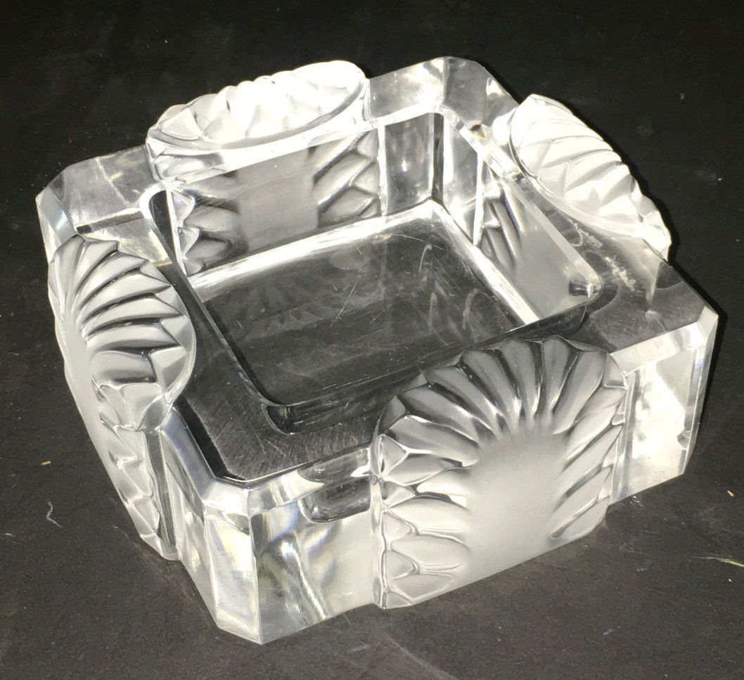 LALIQUE ASHTRAY MARKED SQUARE (1 of 1)