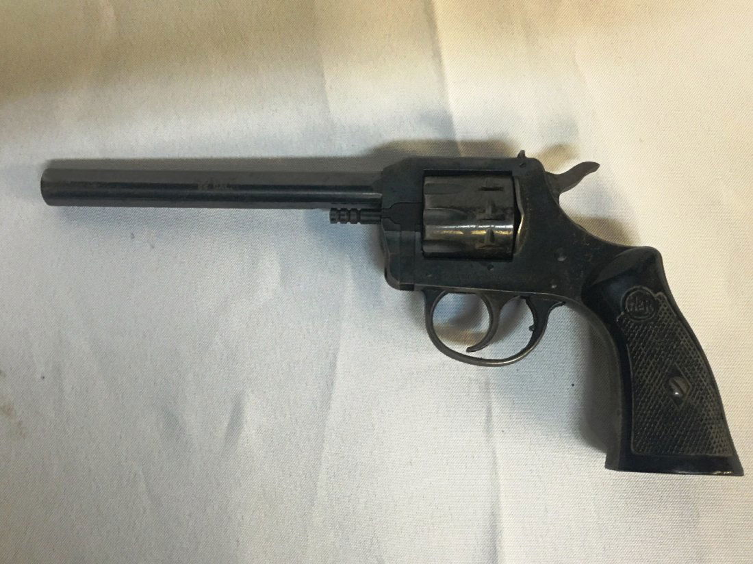 H & R INC. MODEL 929 .22 CAL REVOLVER: .22 CAL