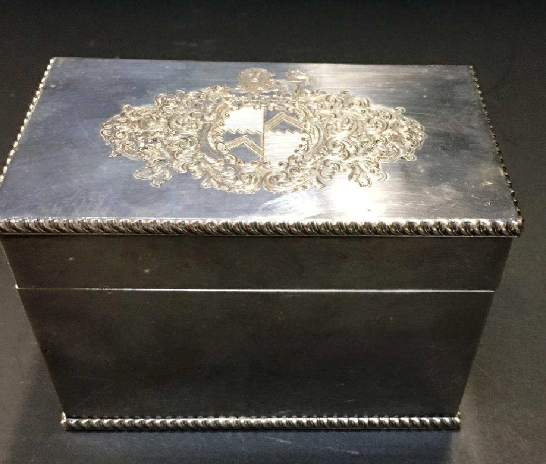 HALLMARKED ANTIQUE SILVER BOX: ENGLAND, WITH DIVISION INSIDE
