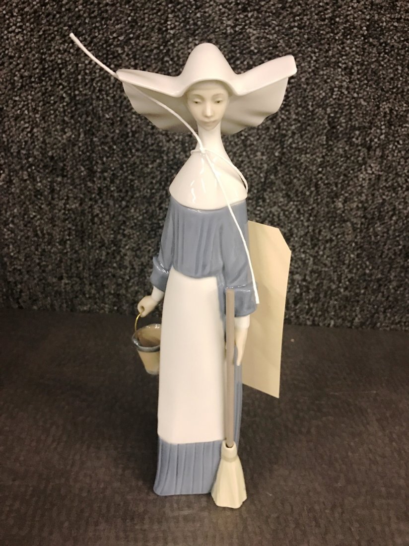LLADRO BLUE & WHITE NUN W/BUCKET & BROOM: 10" TALL