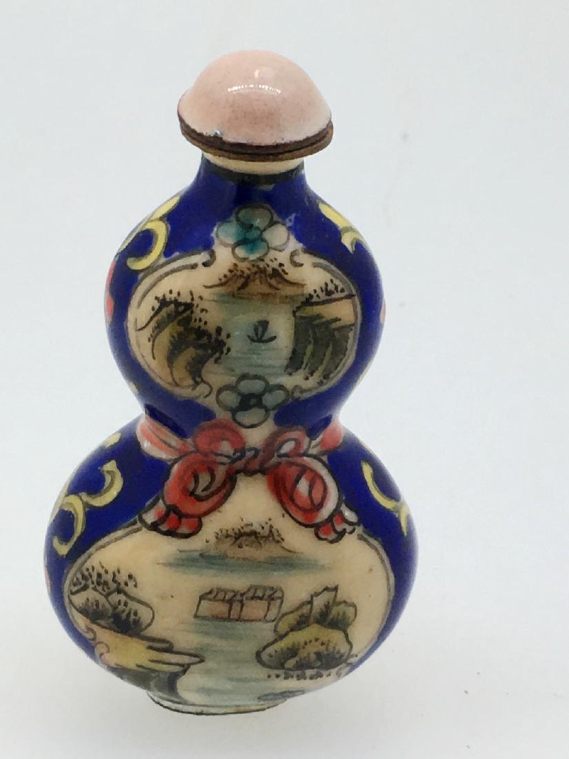 OVATE, PEAR SHAPED HAND PAINTED SNUFF BOTTLE (1 of 3)