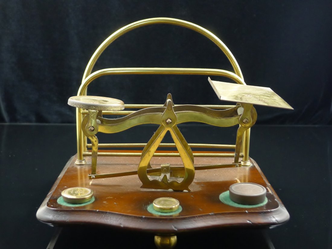 Vintage brass & wooden postal scales: Vintage brass & wooden postal scales with weights in working condition