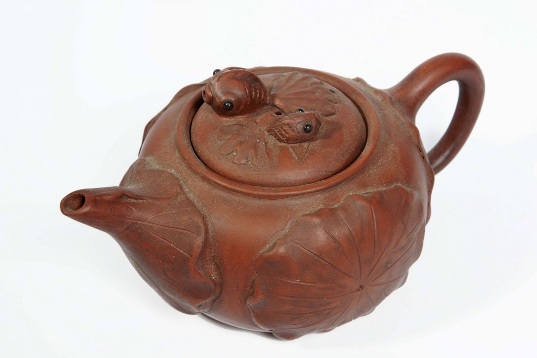 Chinese Yixing Clay Teapot: Chinese Yixing Clay Teapot, H 4", L 7.75"