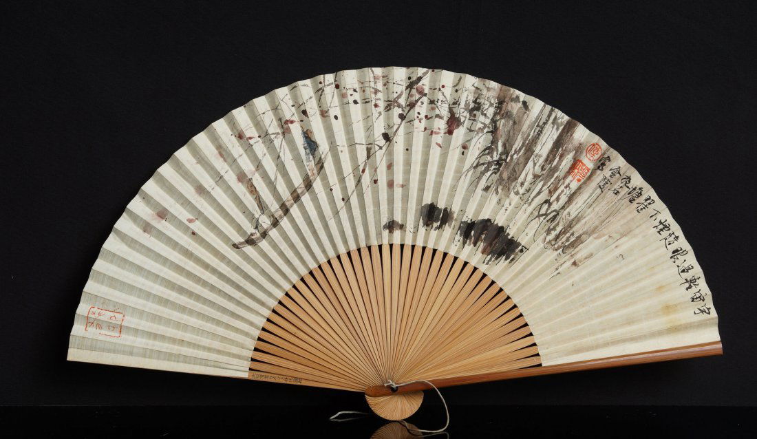 Chinese figure and landscape painting on the Fan: Chinese figure and landscape painting on the fan, finely painting by Fu Baoshi 傅抱石 (1904-1965), signed with seal, was a Chinese painter, in good condition, measurement: 16" long (