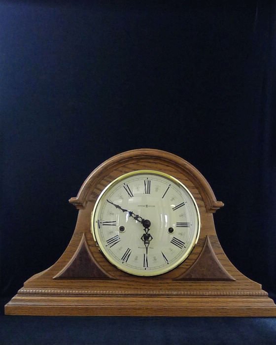 VINTAGE HOWARD WOOD MANTEL CHIME CLOCK: This is a beautiful Howard Miller Wood Mantel Chime Clock, Model 340-020A. It is in Excellent condition, size: 18" W x 11" H x 6.5" D.
