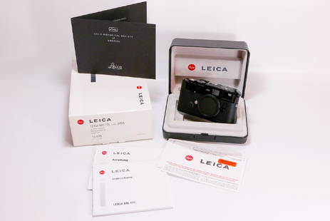 Leica M6 .85 TTL Nr. 2594588 "LHSA": Leica M6 .85 TTL Nr. 2594588 "LHSA" in black enamel finish, made for the Leica Historical Society of America. Complete in box with warranty card, instruction booklets (German & English), strap, batter