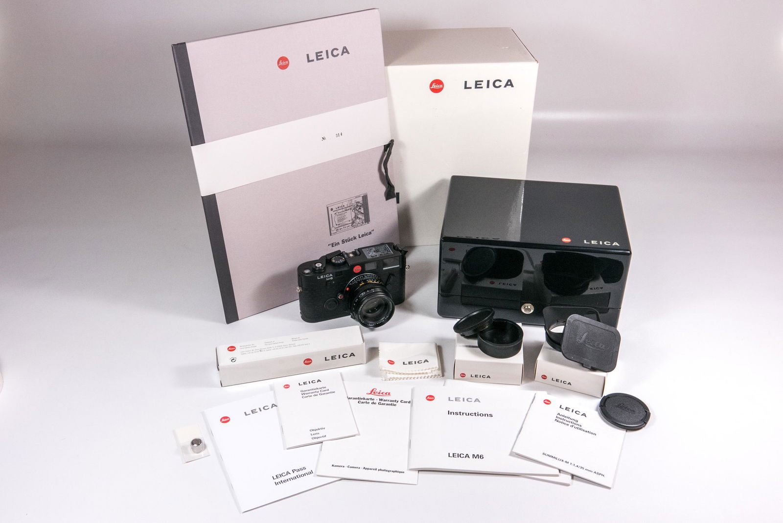 Leica M6 "Ein Stuck Leica" set, Nr. 314 of 996 (1 of 20)