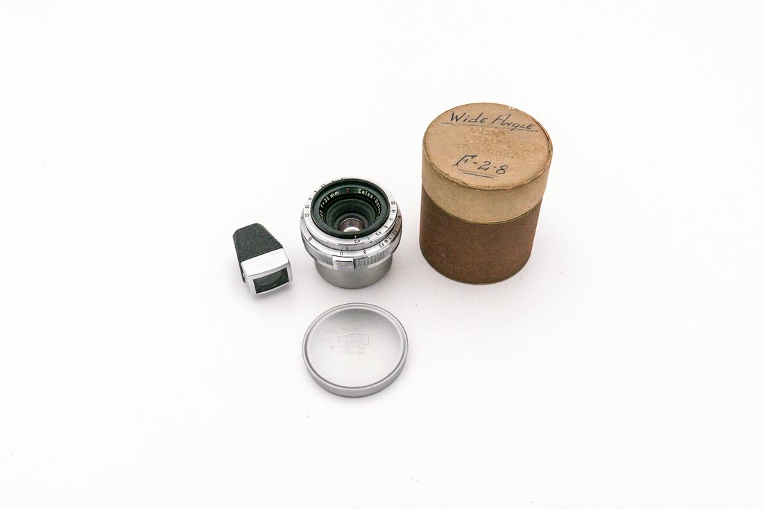 Zeiss-Opton 35mm Biogon f2,8 with finder (1 of 12)