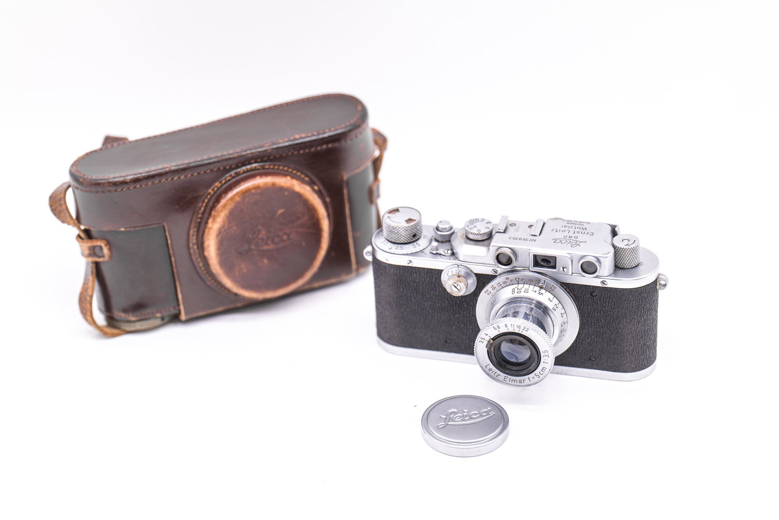 Leica IIIa "MontÃ© en Sarre" with sharkskin covering and 50mm Elmar f3,5 Red Scale (1 of 20)