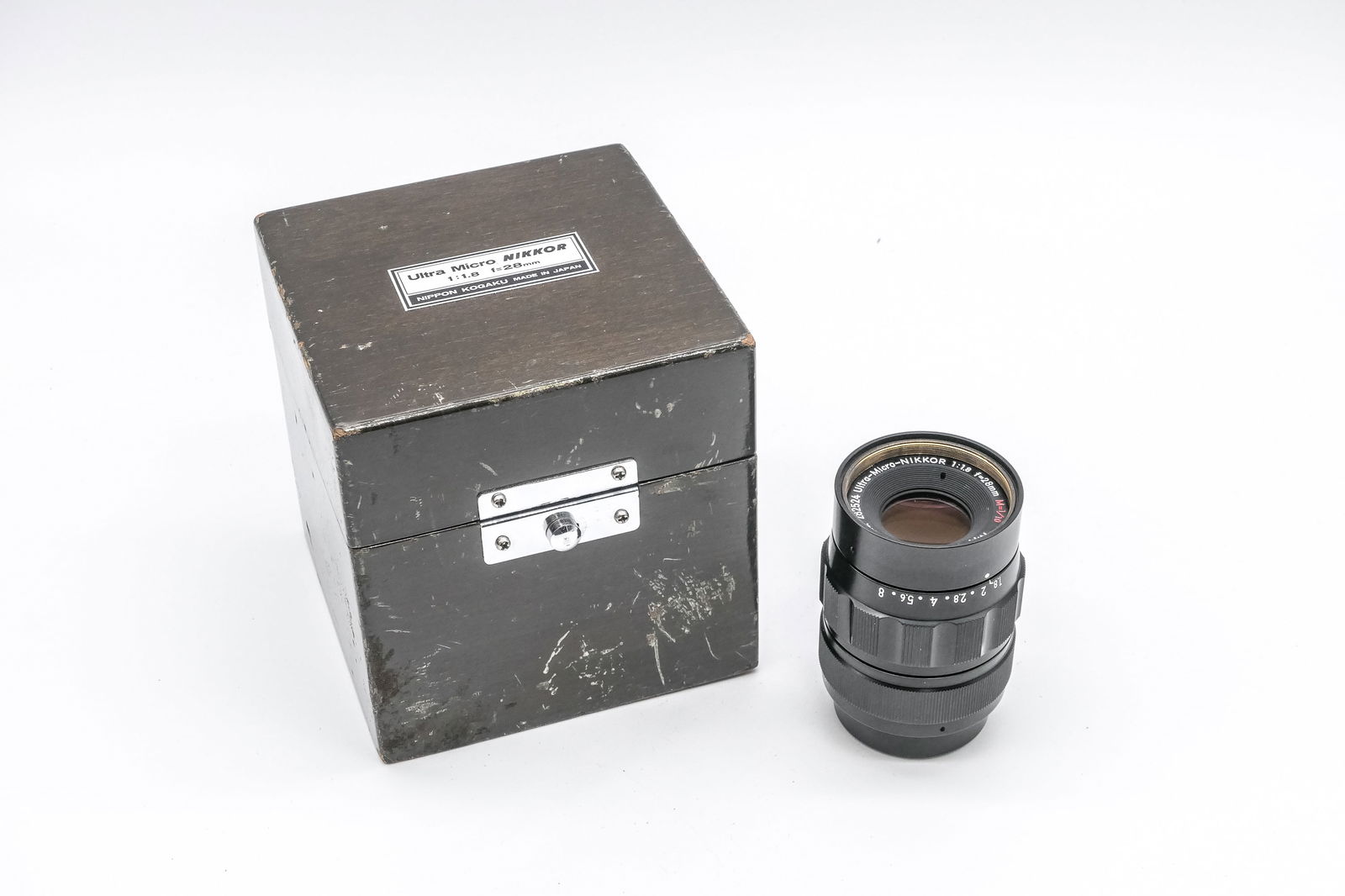 28mm Ultra-Micro-Nikkor f1,8 (1 of 16)