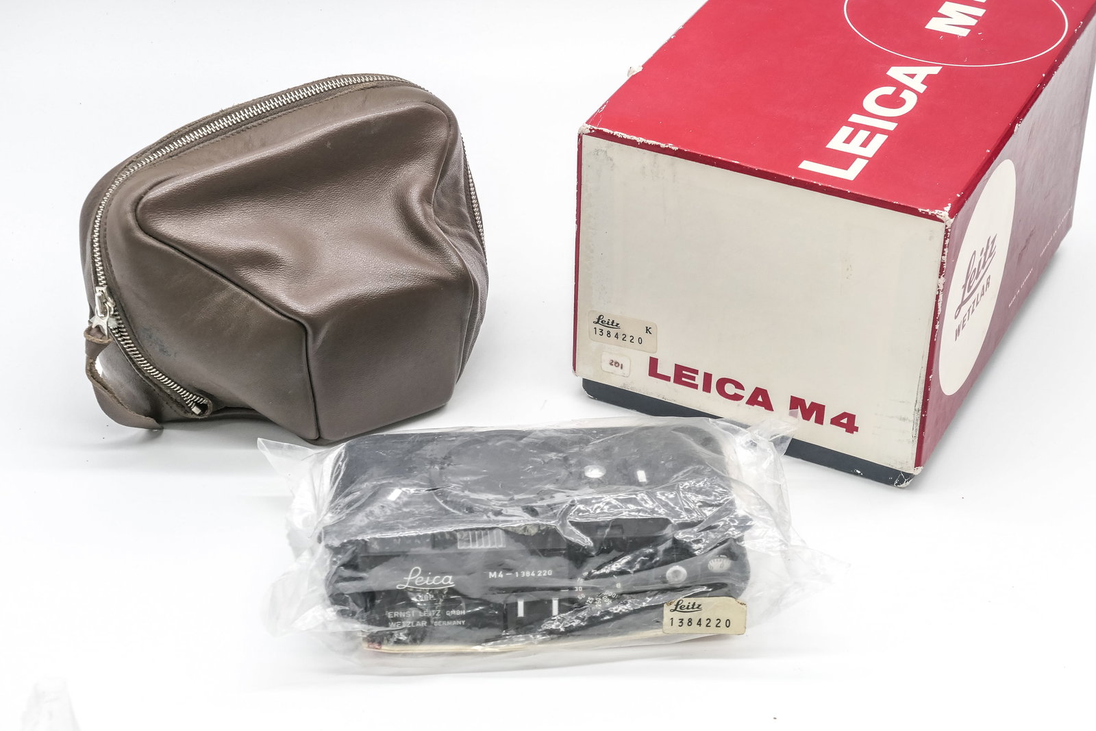 Leica M4 in black chrome finish (1 of 19)