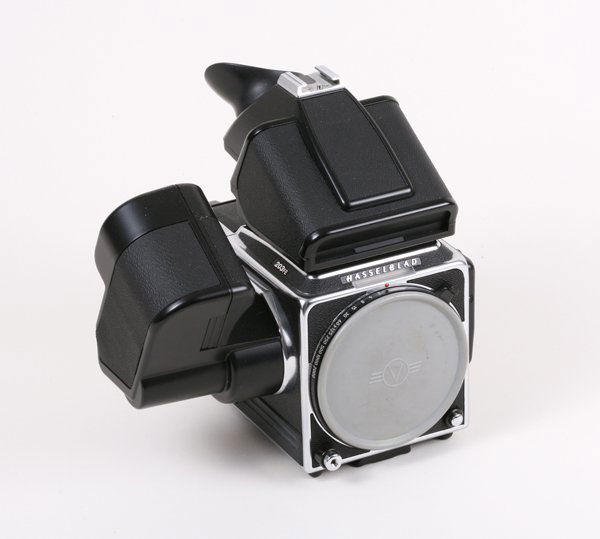 Hasselblad 203FE Nr. 18EU100083 with PM5.: Hasselblad 203FE Nr. 18EU100083 with PM5 Prism Nr. 401ET1072, E12-6x6 Magazine Nr. 36ER10381, Motor Drive Nr. 431SS1090.