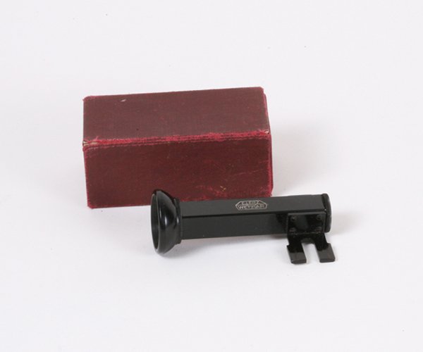 Right Angle Finder for Leica A and Leica Standard : Right Angle Finder for Leica A and Leica Standard WINKO Black in old dark red box.